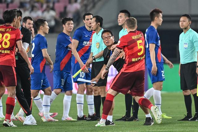 曼联新任主帅赔率更新：埃迪-豪领先，纳格尔斯曼与图赫尔紧随其后